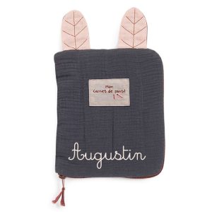 Protège carnet de santé gris à broder – Après la pluie – MOULIN ROTY