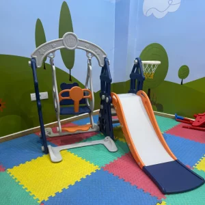 Aire de jeux 5 en 1 avec toboggan et balançoire