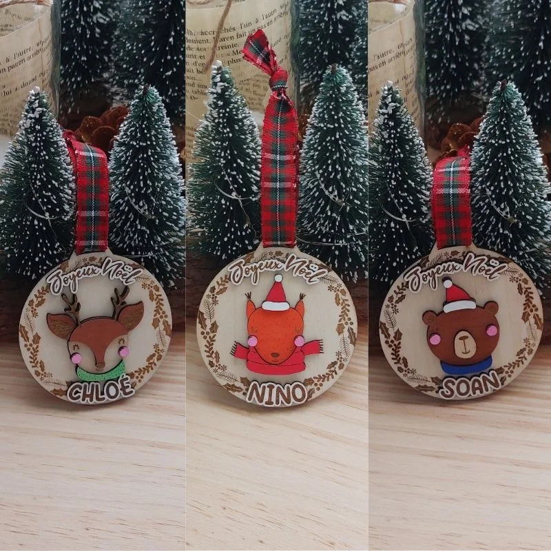 Boule de Noël Personnalisée en Bois Colorée