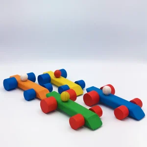 Petite voiture en bois – Artisans du Jura