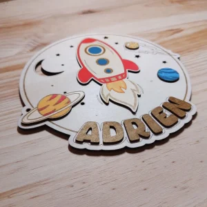 Plaque de Porte Enfant Colorée Bois – Fusée