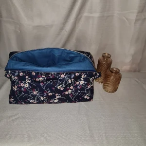 trousse de toilette enduite